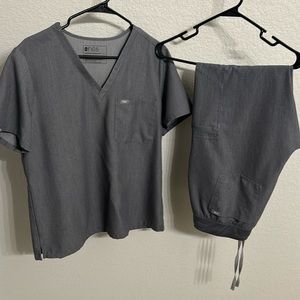 Figs Women’s Scrub Set